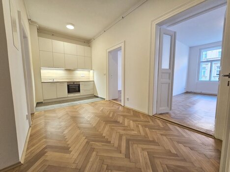 Pronájem zrekonstruovaného bytu 3+1, 86 m2, Praha 2, Vinohrady, ulice Mánesova