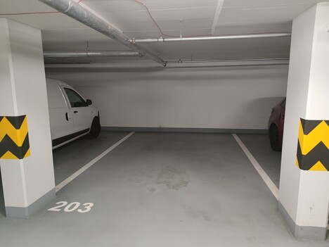 Pronájem garážového stání, 12 m2, Praha 4, Kunratice, ulice Muškova